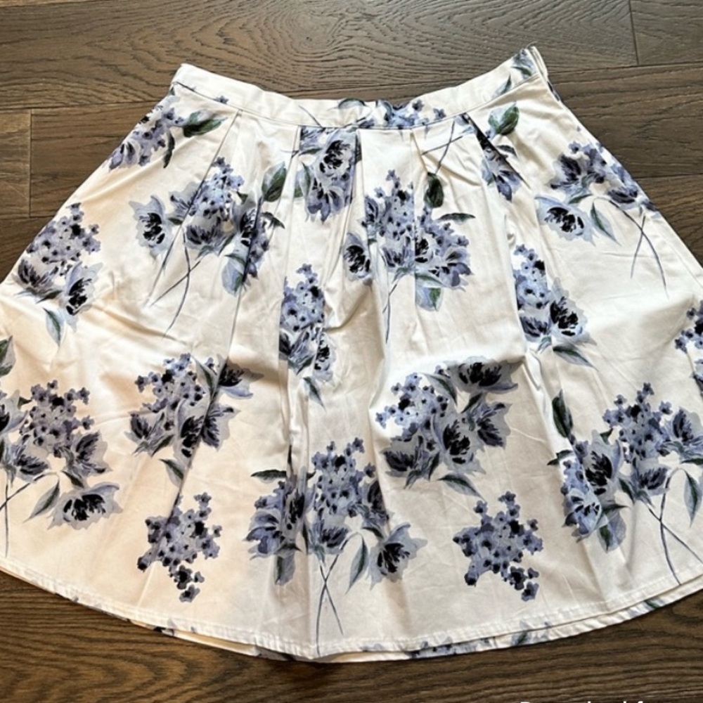 Le Chateau Full circular summer skirt